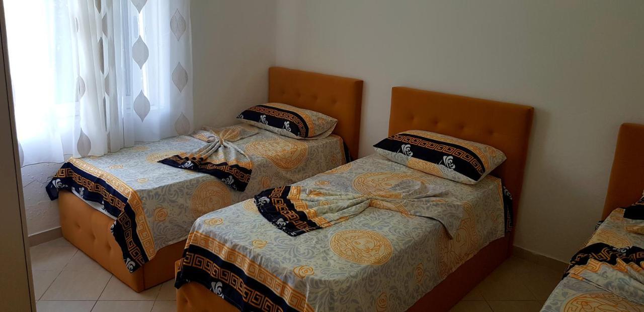 Home Flori&Vili Shkodër エクステリア 写真